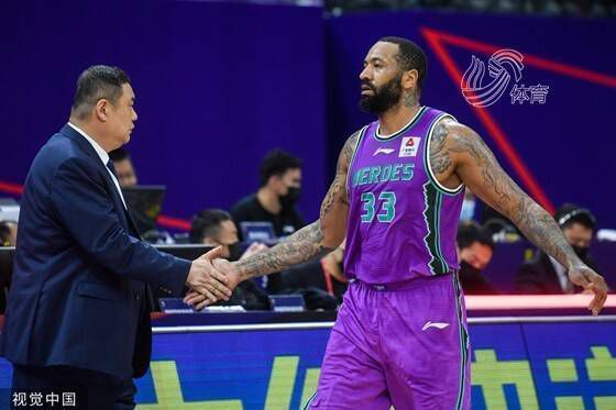 篮球方面NBA今日有多场好戏上演，由于CBA暂停，晚间韩篮甲将成为主流赛事。